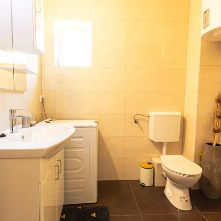 Apartamento Comfortable 3 Bedroom Nancy Split