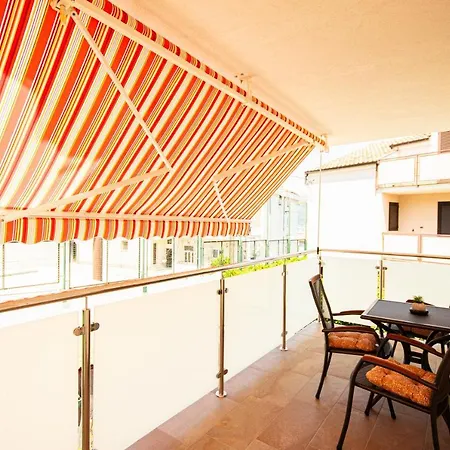 Comfortable 3 Bedroom Nancy Apartment *