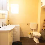شقة Comfortable 3 Bedroom Nancy سبليت