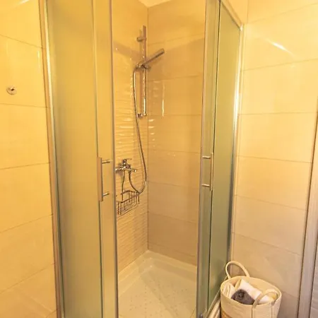 Comfortable 3 Bedroom Nancy 斯普利特